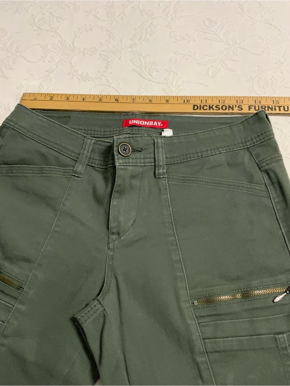 UNIONBAY Women’s Olive Cargo Pants with Zippered Pockets Y2K Military size 4 - Picture 5 of 9